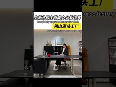 Bedrijfskantoor, stijlvol baas supervisor bureau met kast, grote ploegskamer, computer bureau