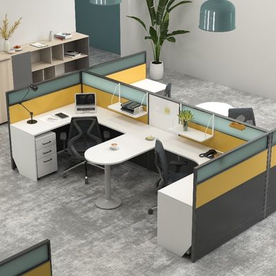 kopen Moderne kantoormeubelen voor 4 personen Personeel Uitvoerend werkstation Tafel met metalen been steun aanpassing online manufacture