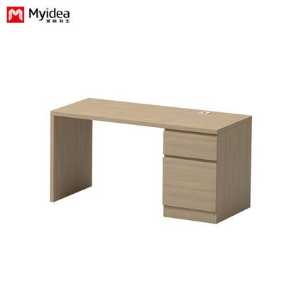 Nieuwe op maat gemaakte houten kasttafel met zijlades voor één persoon, bureaupaneel met stopcontact werkstation